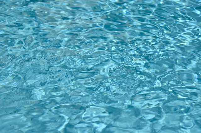 čistá voda modrá bazén